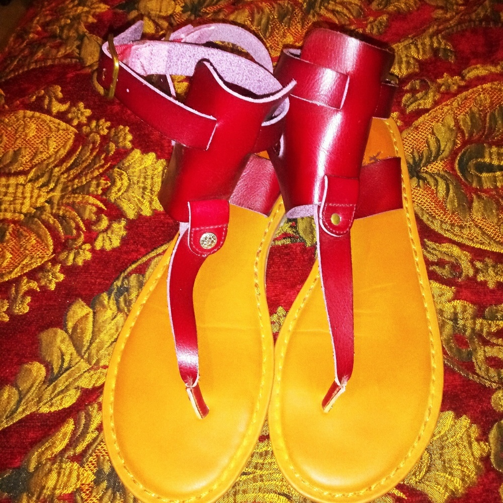 AMERICAN EAGLE SANDALS